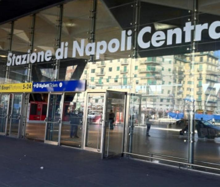 Hotel Crisari Napoli Ngoại thất bức ảnh