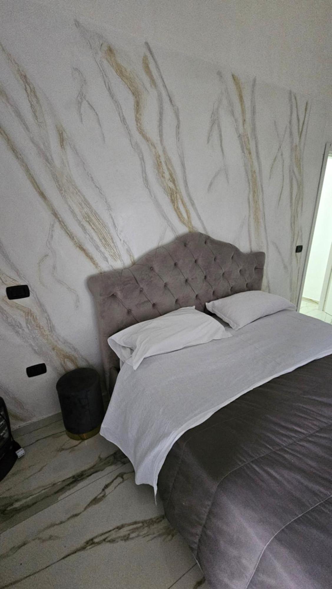 Hotel Crisari Napoli Ngoại thất bức ảnh